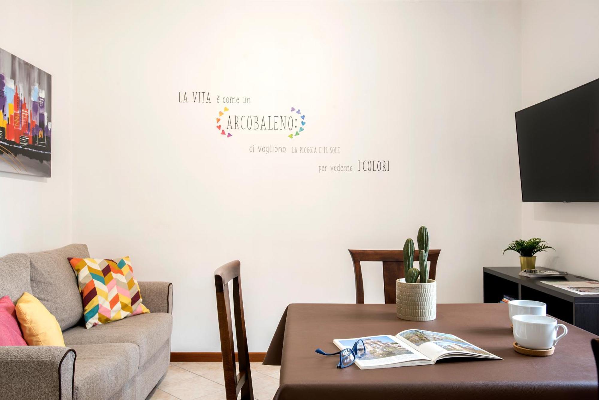 Stylish & Cozy - 5 Star Location- Balcony - View * Rom